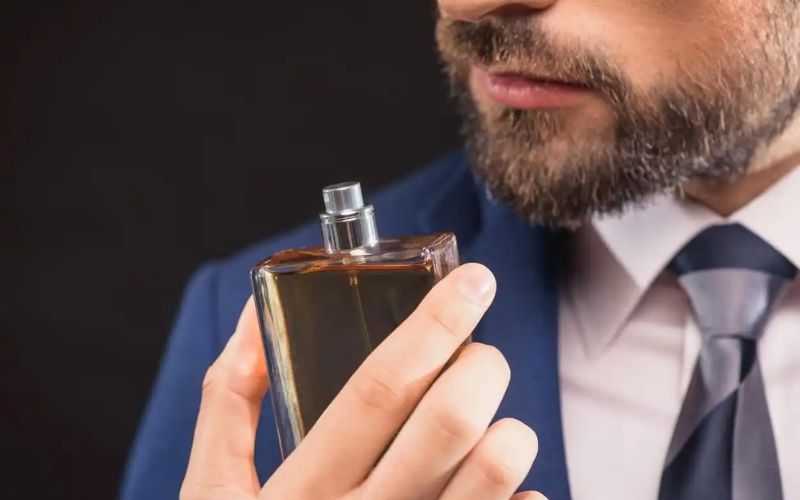 một số lưu ý khi chọn mua nước hoa nam mùa đông
