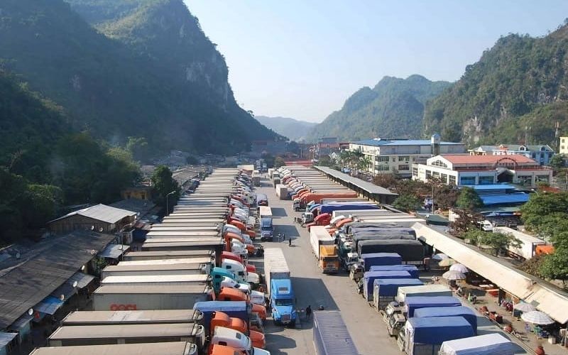 đặc điểm nổi bật của buôn bán tiểu ngạch